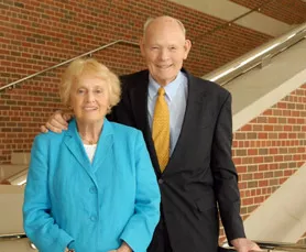 St. Louis Philanthropist Des Lee Dies at 92